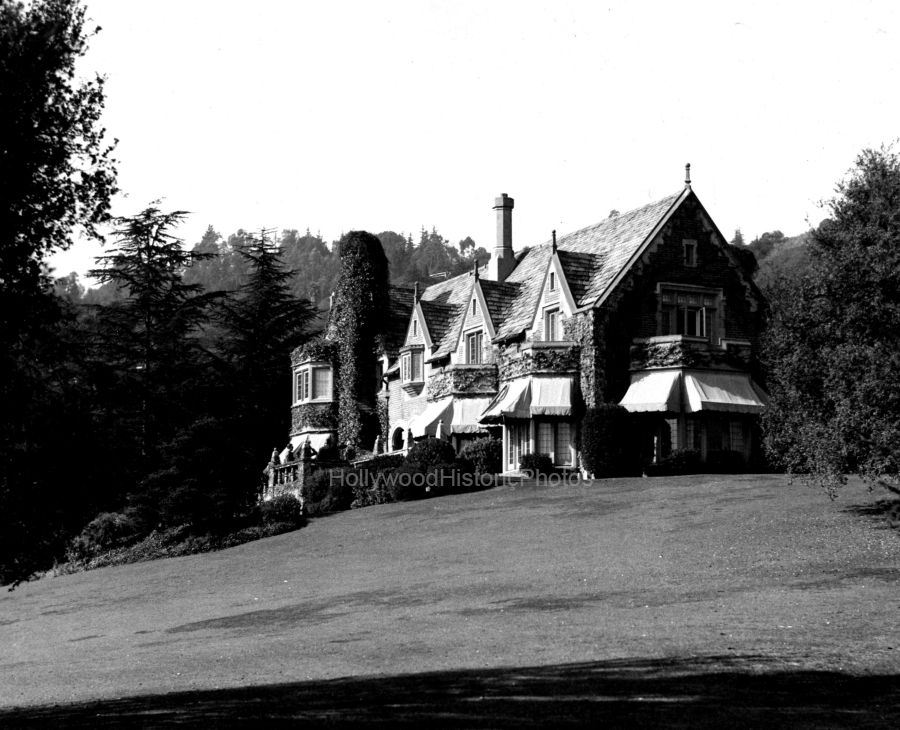 George Lewis Estate 1929 Driveway on Angelo Dr.jpg